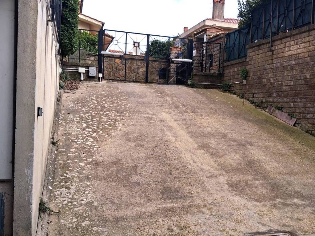 Box / garage a Genzano di roma in Via Giuseppe Pellegrino - Foto 5