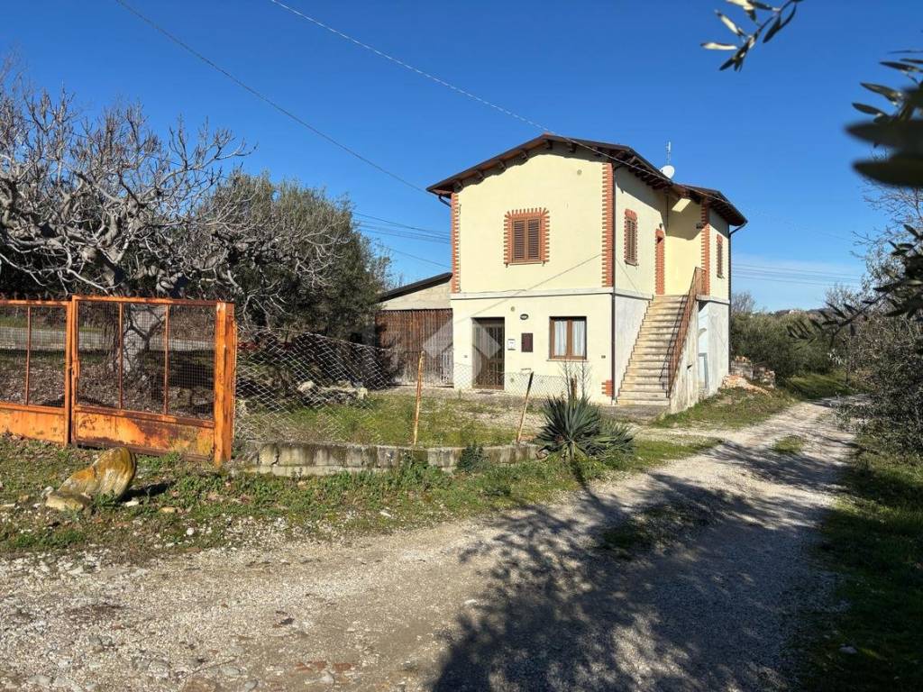 Casa indipendente a Cellino attanasio in Contrada Staiano, 5 - Foto 3