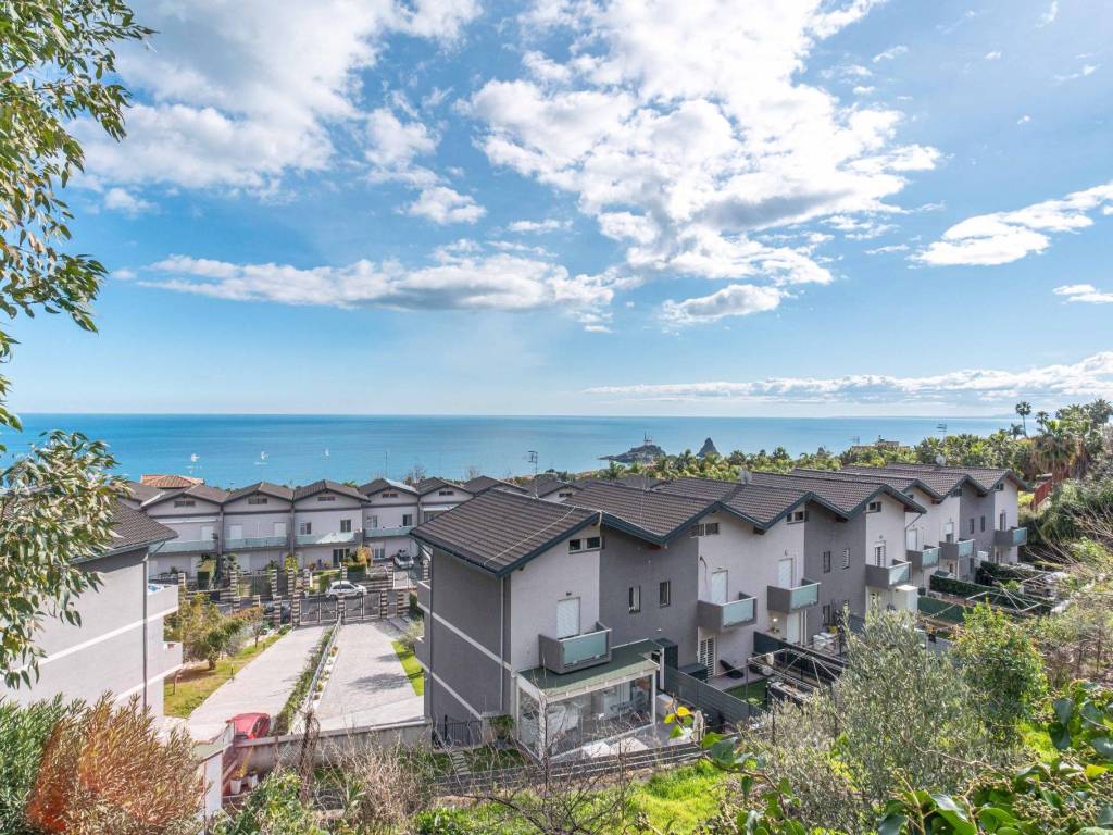 Villa a Aci castello in Via Vampolieri - Foto 2