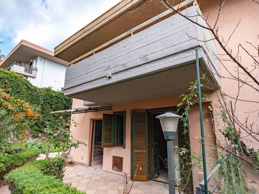 Villa a Aci castello in Via Vampolieri - Foto 3