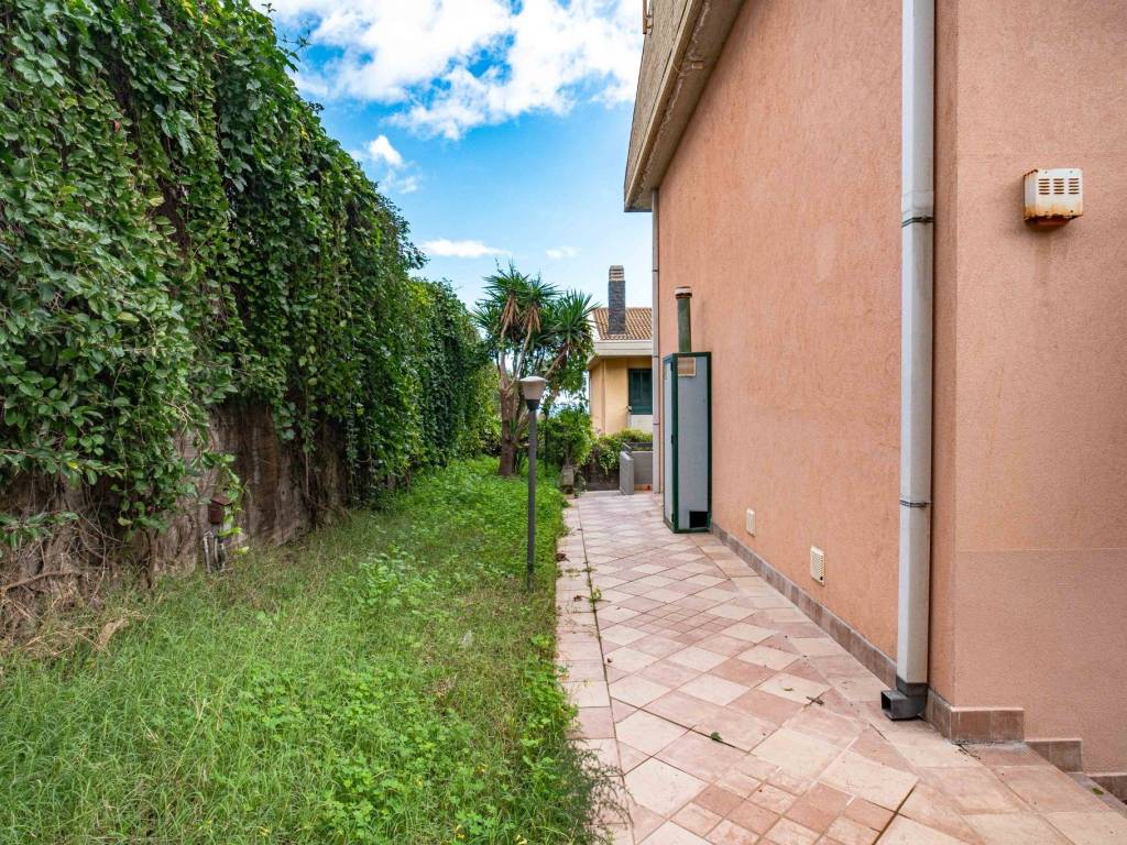 Villa a Aci castello in Via Vampolieri - Foto 5