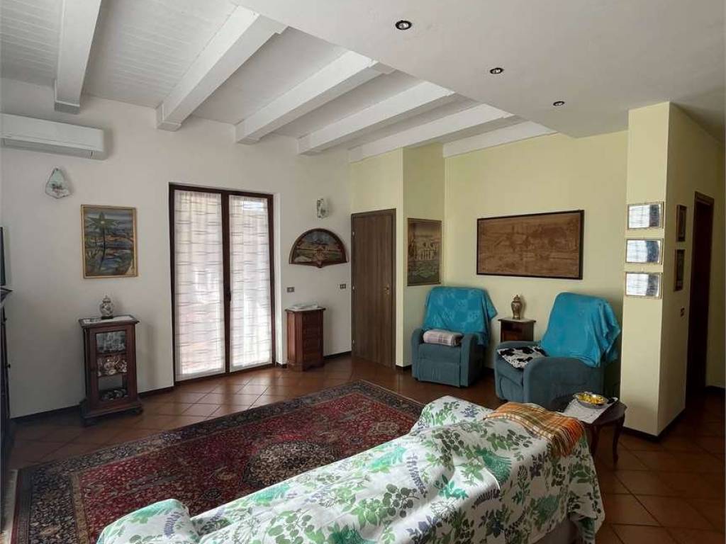 Villa a Varallo pombia in Via Saragat - Foto 5