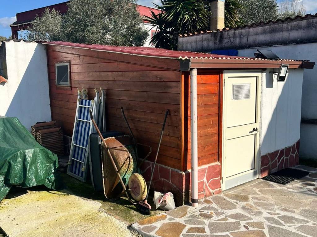 Villa a Aprilia in Via Treste - Foto 3