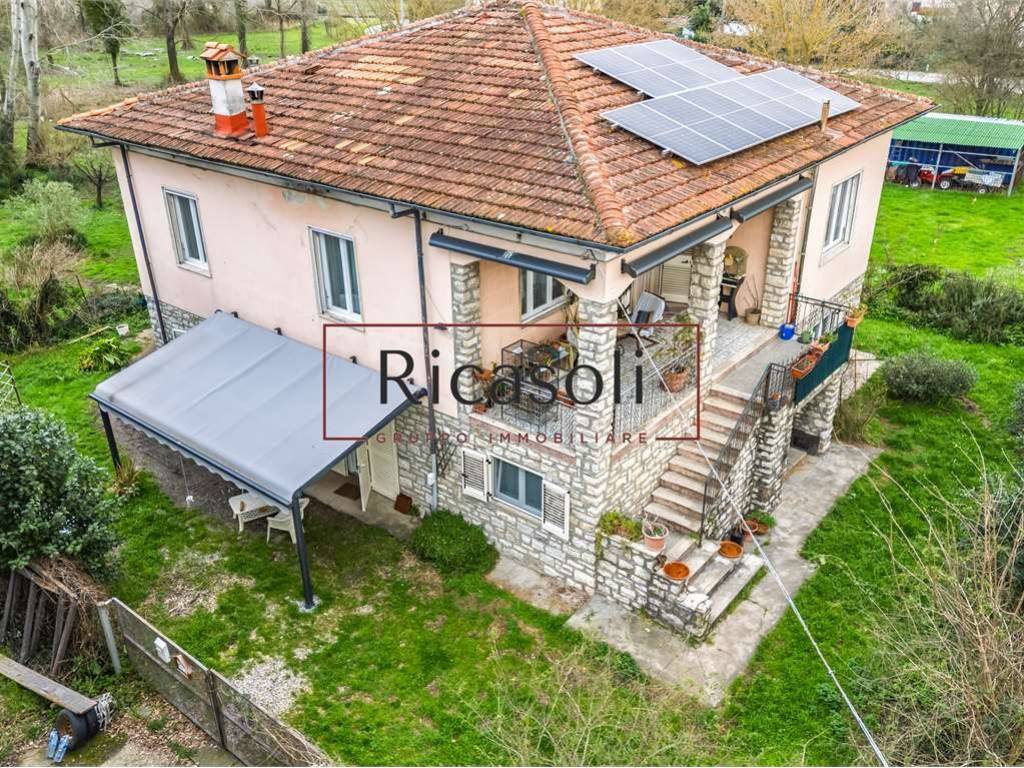 Villa a Lucca in Via Di Ronco, 856 - Foto 2