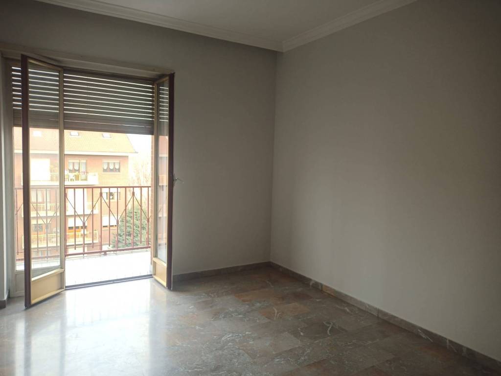 Appartamento a Moncalieri in Via Pastrengo - Foto 2