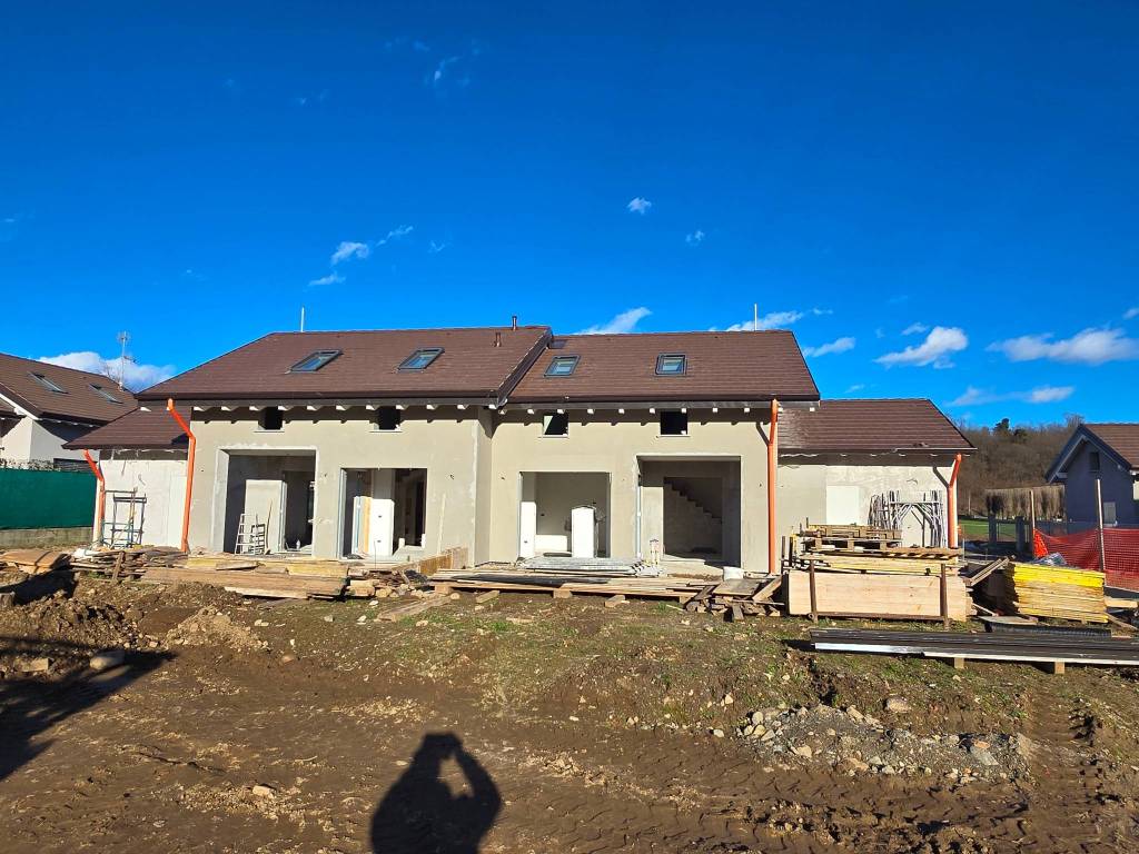 Villa a Oleggio castello in Via Antonio Gramsci, 19 - Foto 2