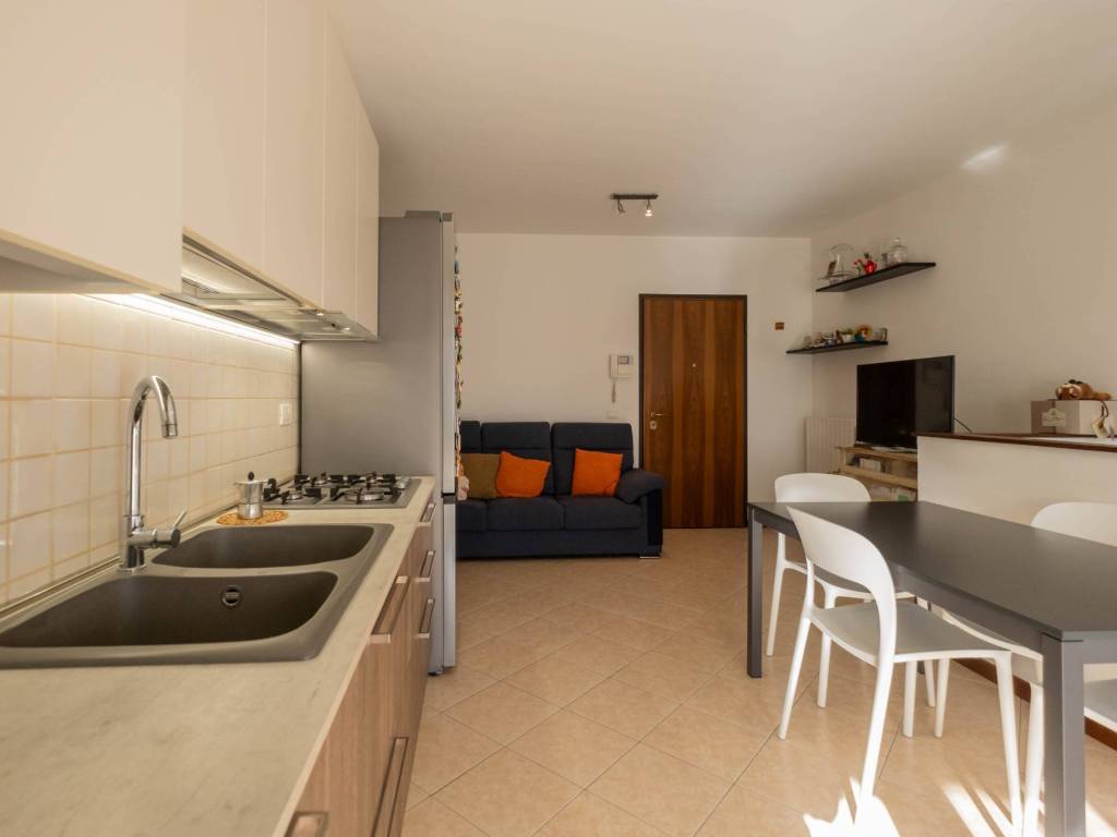 Appartamento a Verona in Via Federico da Montefeltro - Foto 2