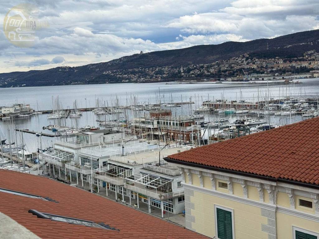 Attico / mansarda a Trieste in Via Belpoggio, 1 - Foto 2