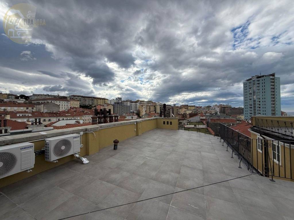 Attico / mansarda a Trieste in Via Belpoggio, 1 - Foto 5