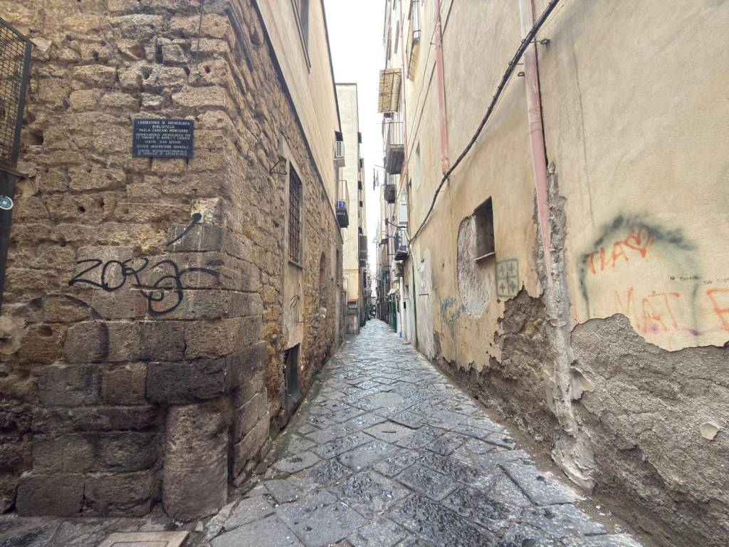 Appartamento a Napoli in Vico della Serpe, 17 - Foto 5