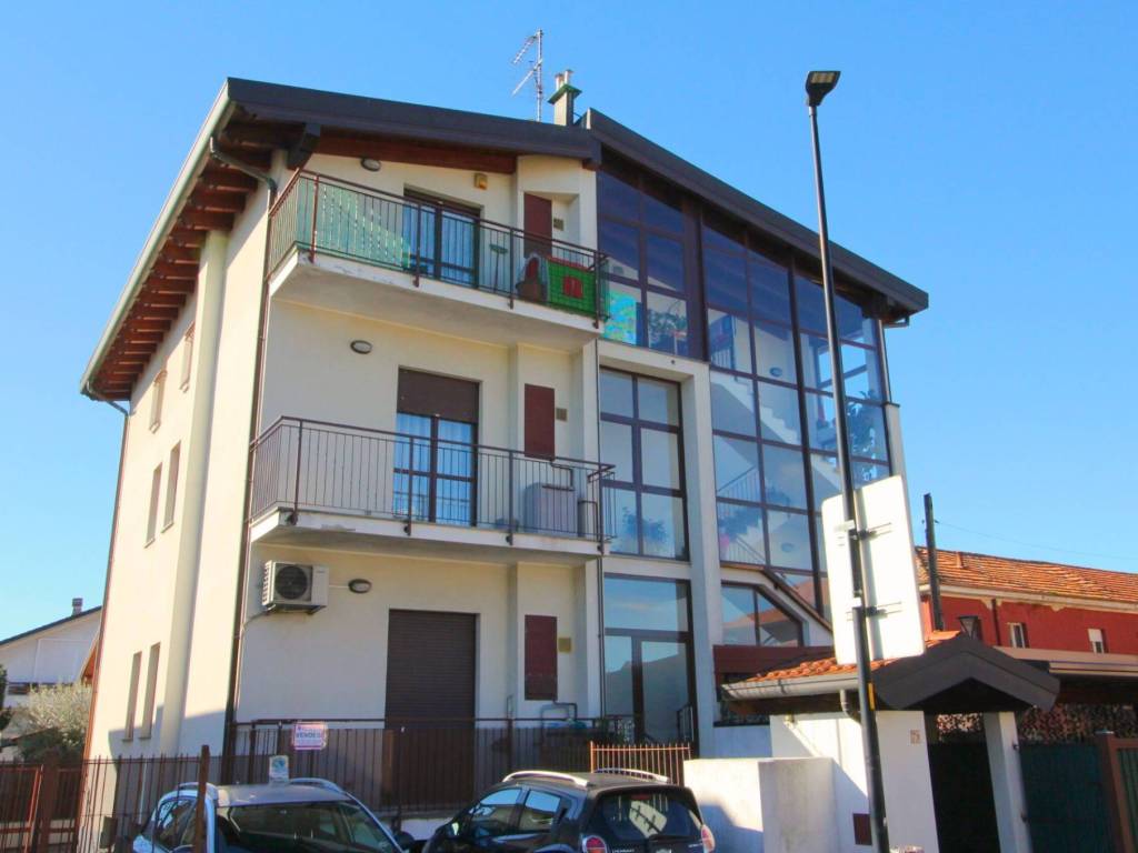 Appartamento a Limbiate in Via Trieste, 70 - Foto 2