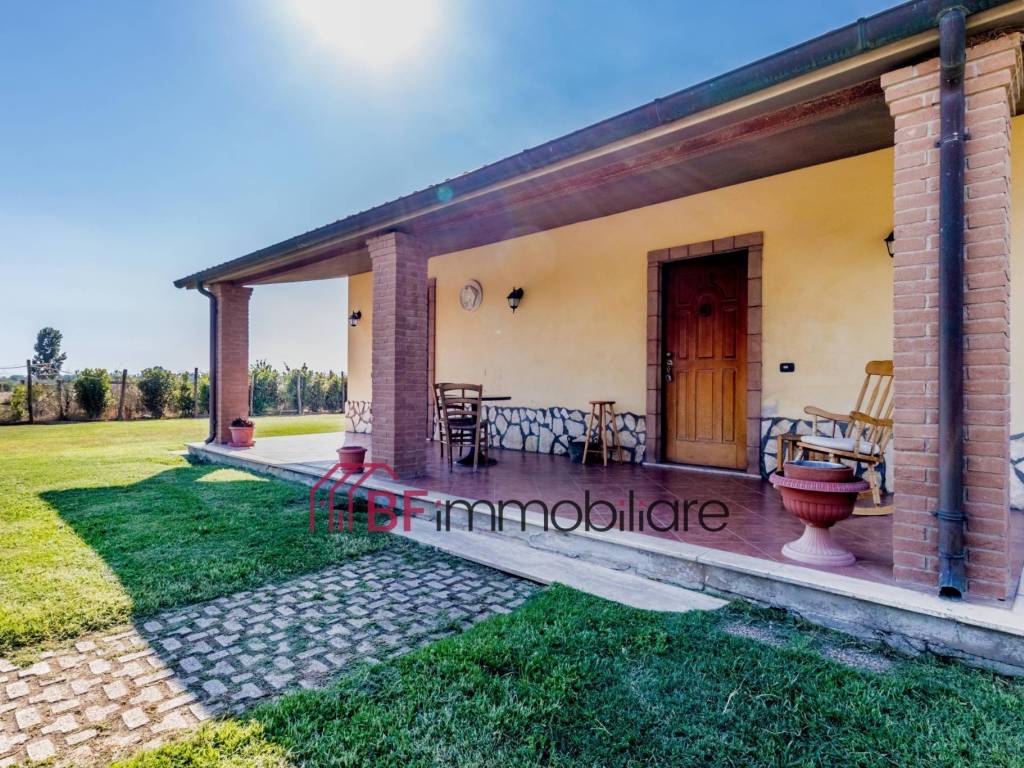 Villa a Pomezia in Via della Castagnetta - Foto 4