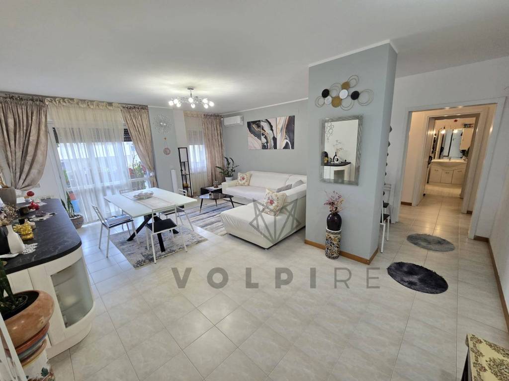 Attico / mansarda a Perugia in Via Luigi Catanelli, 120 - Foto 2