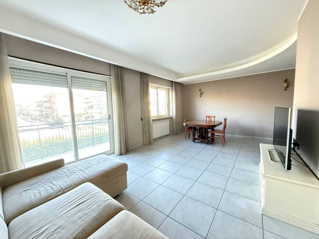 Appartamento a Fondi in Via Olbia - Foto 5