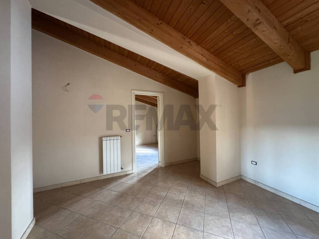 Appartamento a Pietramelara in Via della Libertà - Foto 4