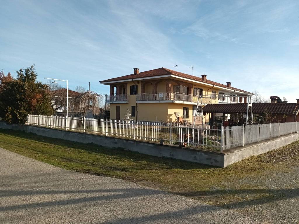 Villa a Revello in Via Poetto, 40 - Foto 2