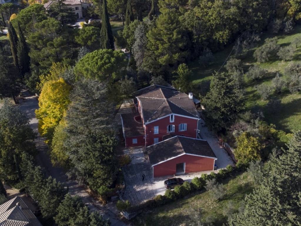 Villa a Foligno in LOCALITA' CAPPUCCINI , - Foto 4