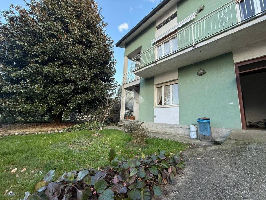 Villa a Cantù in Via Caserta, 31 - Foto 3