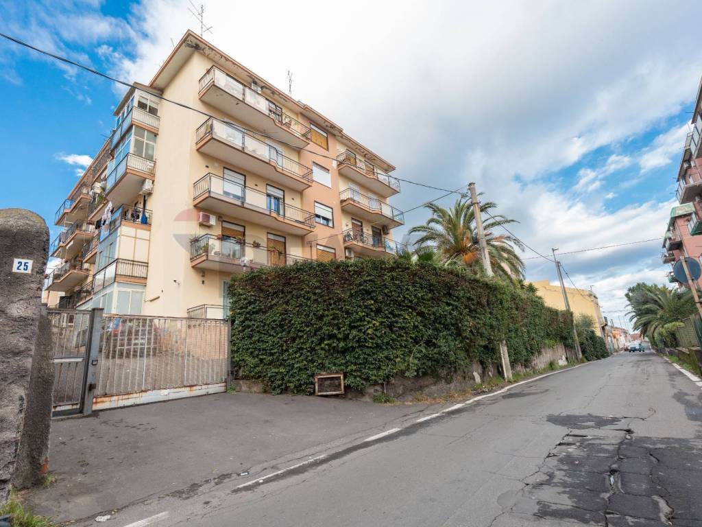Appartamento a Catania in Via Nuovalucello, 25 - Foto 2