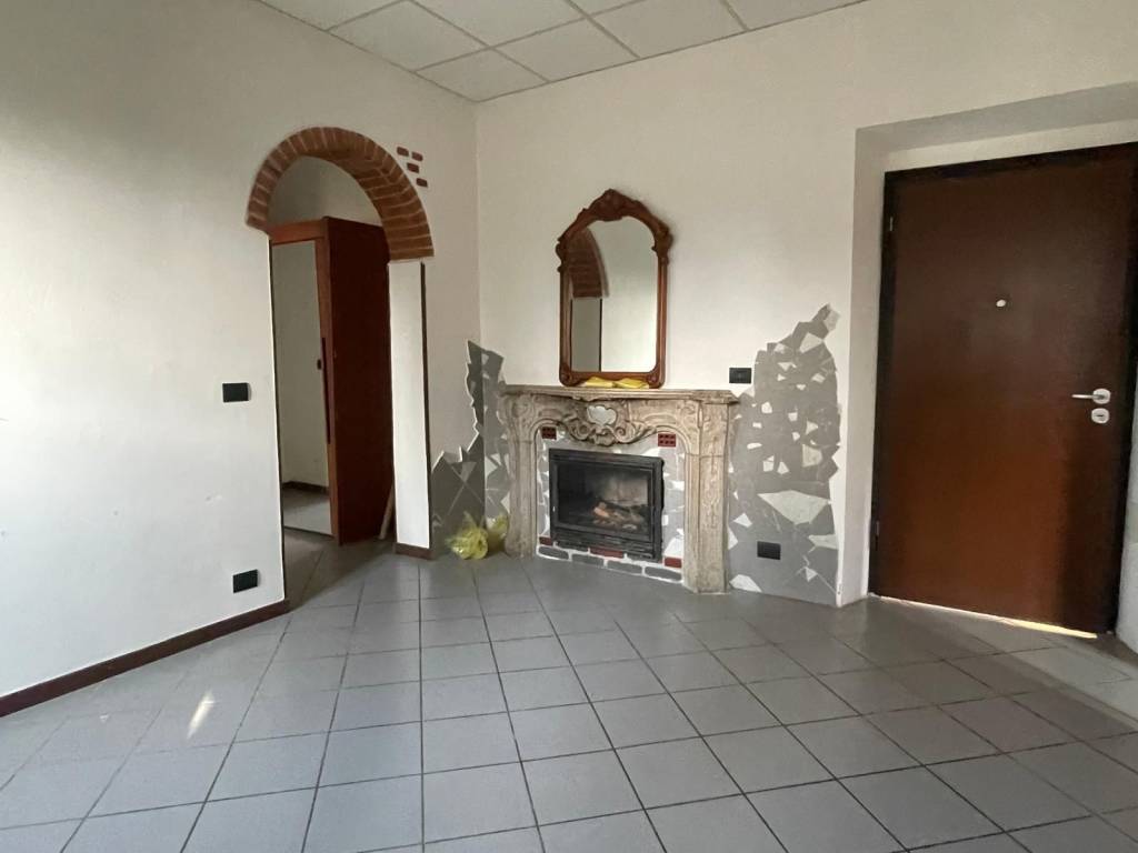 Appartamento a Somma lombardo in Via Don Eugenio Assi - Foto 4