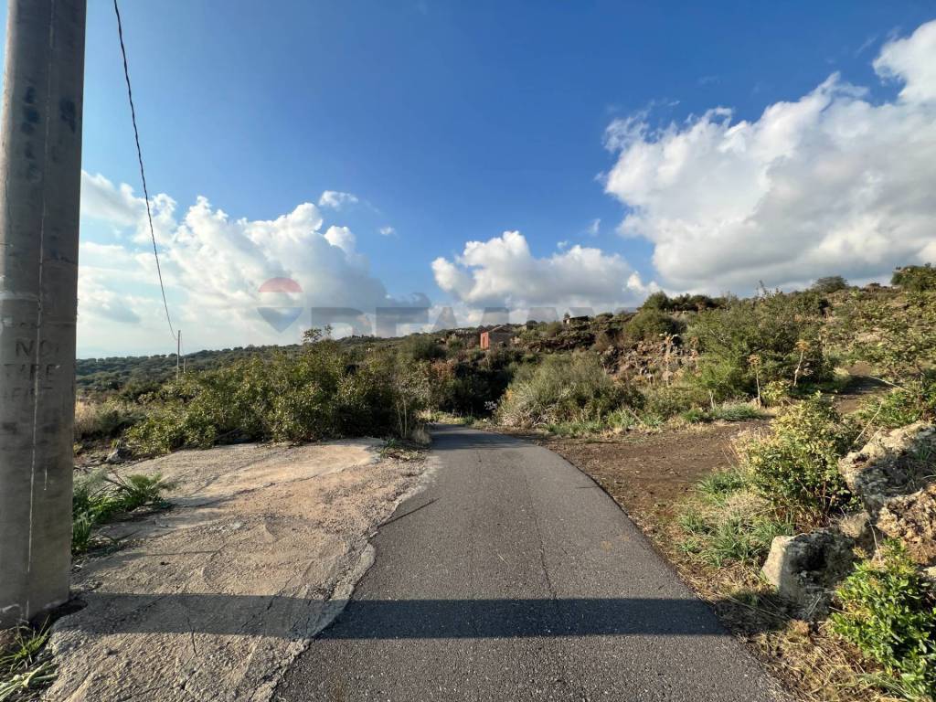 Terreno a Ragalna in Contrada Capreria - Foto 2