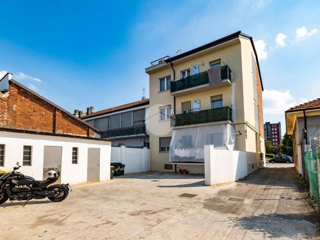 Palazzo / stabile a Torino in Via reiss romoli, 52 - Foto 2