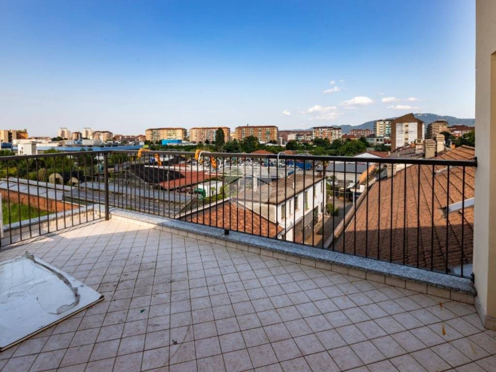 Palazzo / stabile a Torino in Via reiss romoli, 52 - Foto 4