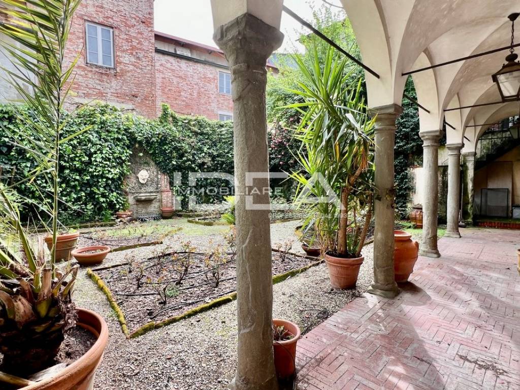 Appartamento a Lucca in Via Vittorio Emanuele - Foto 5