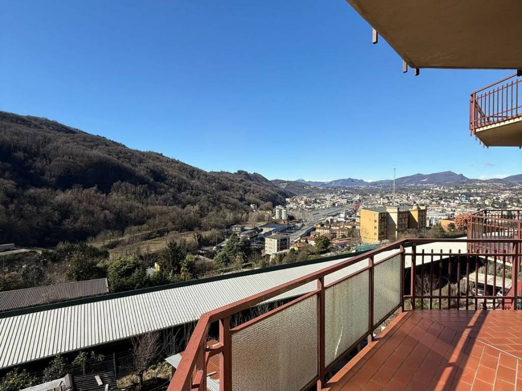 Appartamento a Como in Via Papa Pio XI, 83 - Foto 3