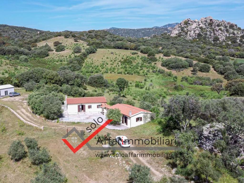 Rustico / casale a Olbia in Strada Statale Per Sassari - Foto 2