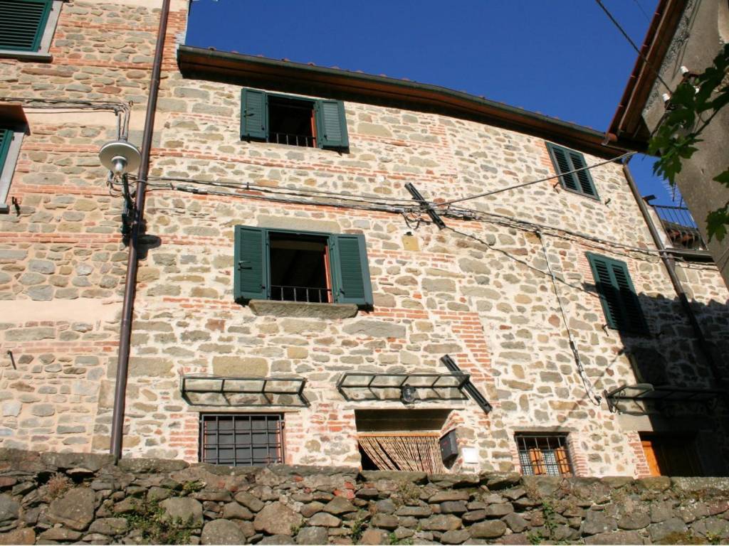 Casa indipendente a Pescia in Pietrabuona - Foto 2