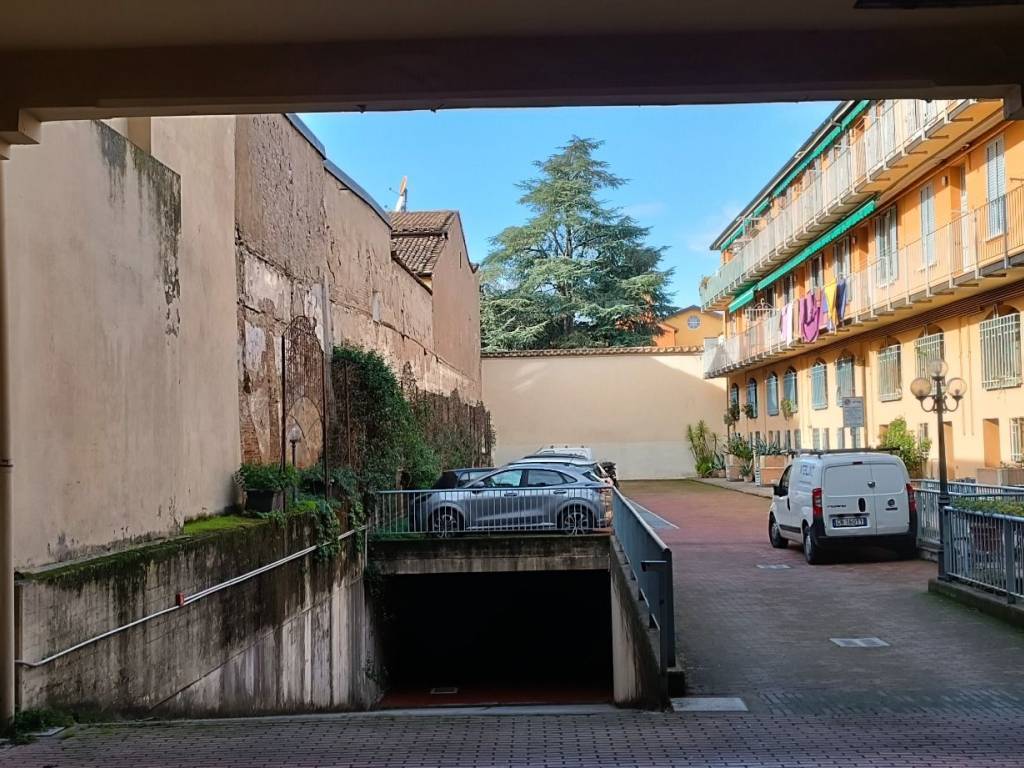 Box / garage a Bologna in Via Frassinago, 23 - Foto 2