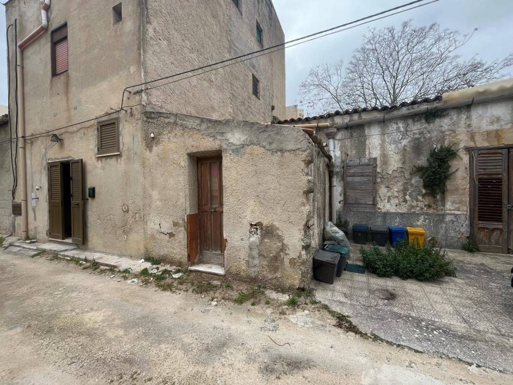 Casa indipendente a Castelvetrano in via Selinunte, 17 - Foto 4