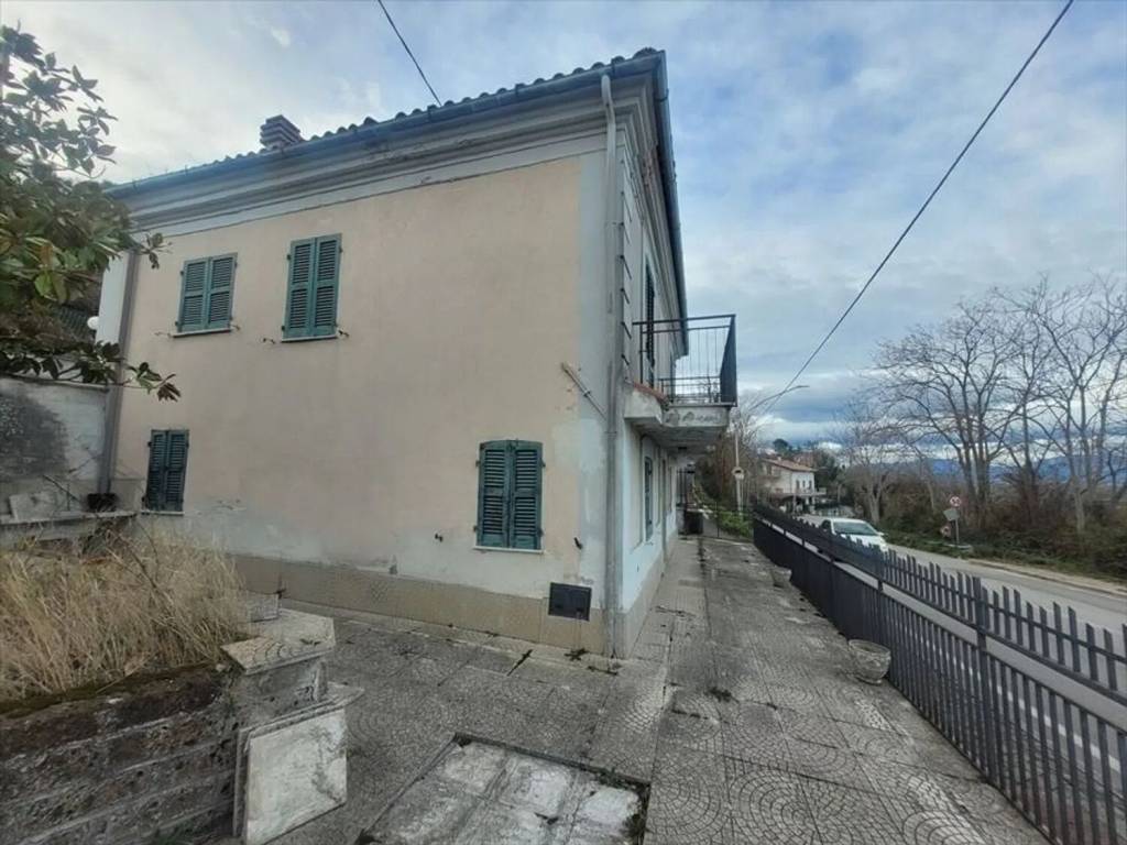 Villa a Chieti in Via Per Popoli S.N.C. - Foto 2