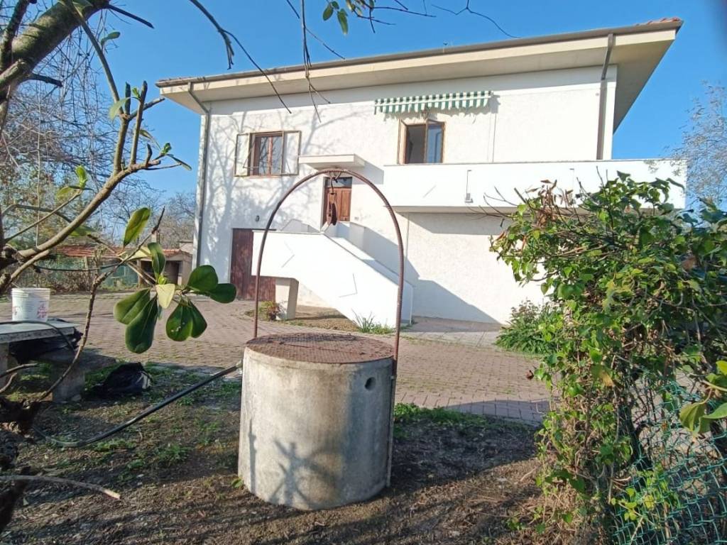 Villa a Fano in Via Lago di Vico, 16 - Foto 2