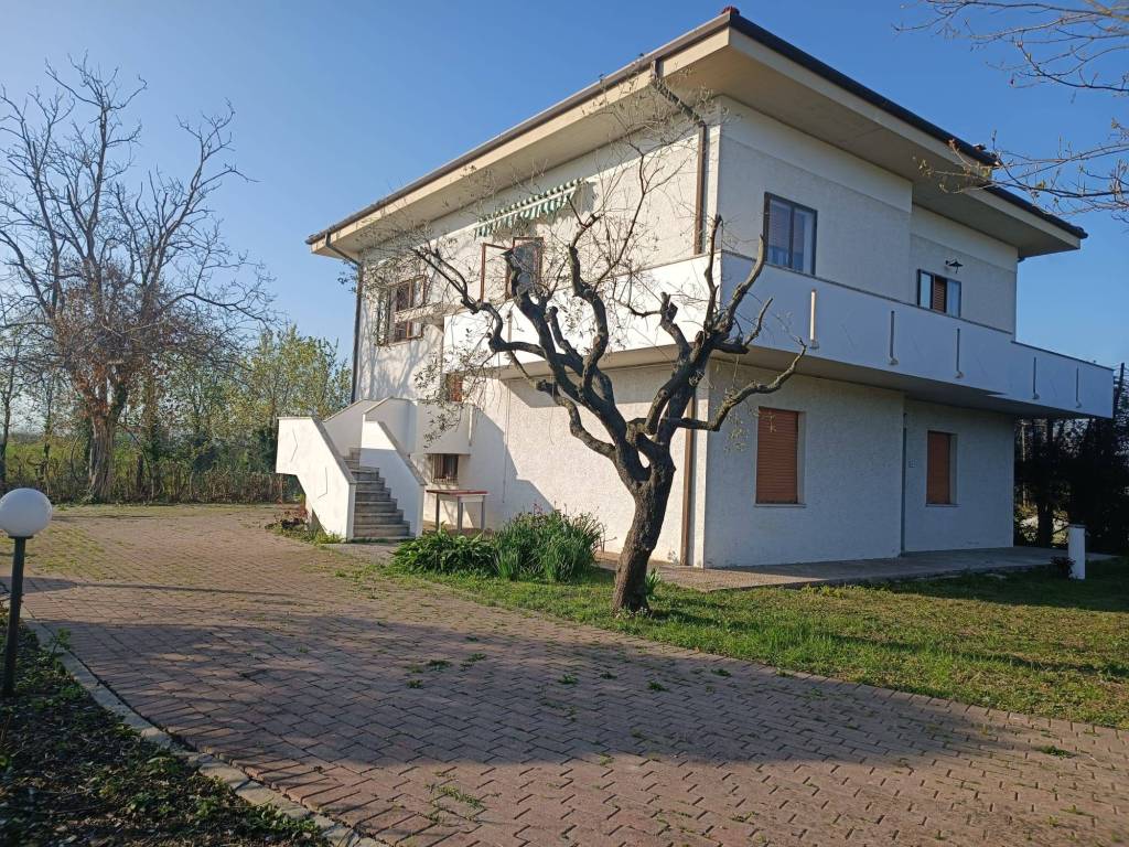 Villa a Fano in Via Lago di Vico, 16 - Foto 4