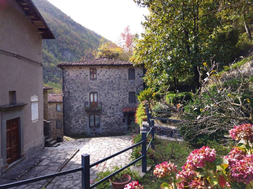 Casa indipendente a Castiglione di garfagnana - Foto 2