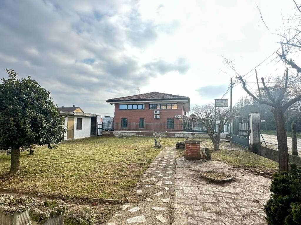 Casa indipendente a Alice castello in Via Borgo d'Ale, 19 - Foto 2