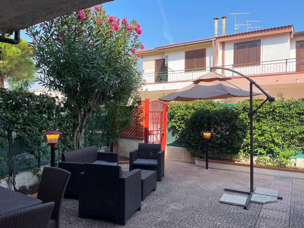 Villa a Cassano all'ionio in Via Dolcedorme - Foto 4