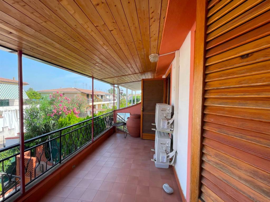 Villa a Cassano all'ionio in Via Dolcedorme - Foto 5
