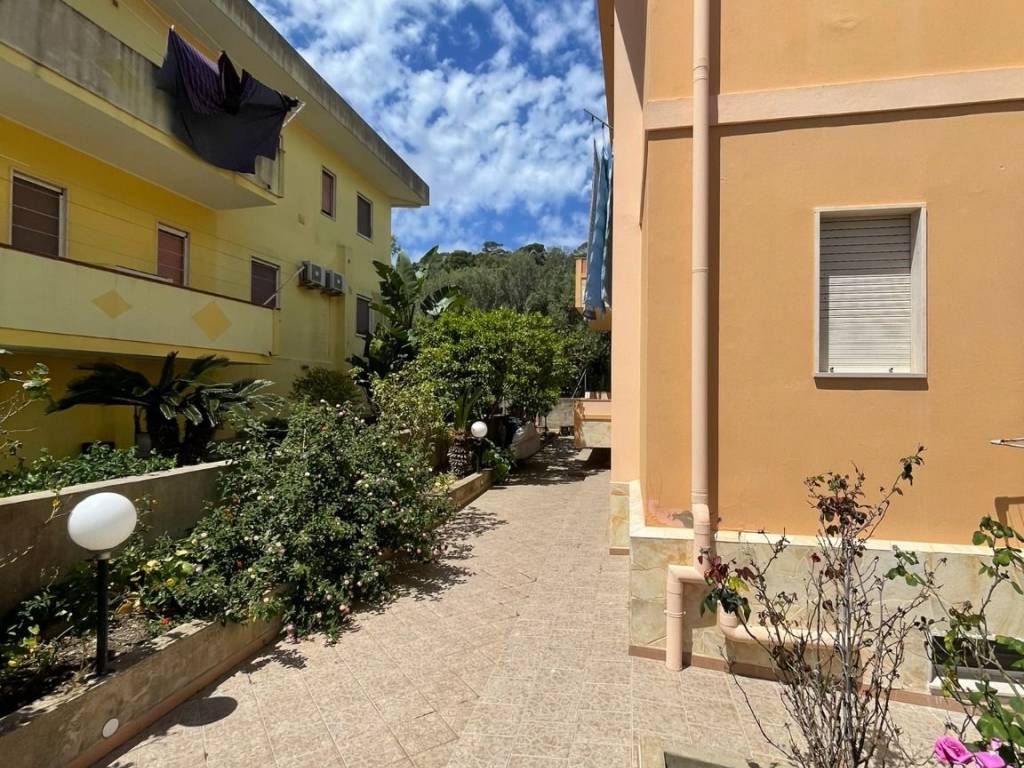 Appartamento a Carloforte in Via Monsignore Mario Ghiga - Foto 2