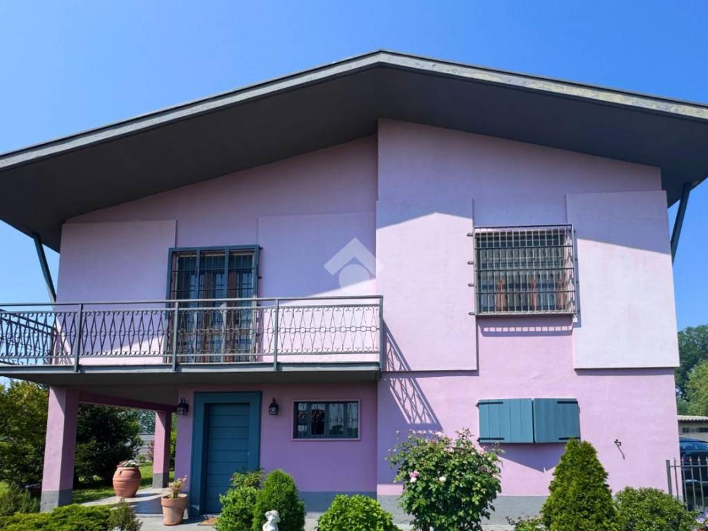 Villa a Verrua po in Via Canova, 55 - Foto 2