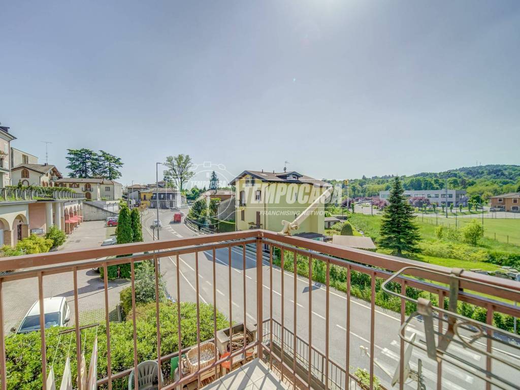 Appartamento a Castronno in Via Roma - Foto 2