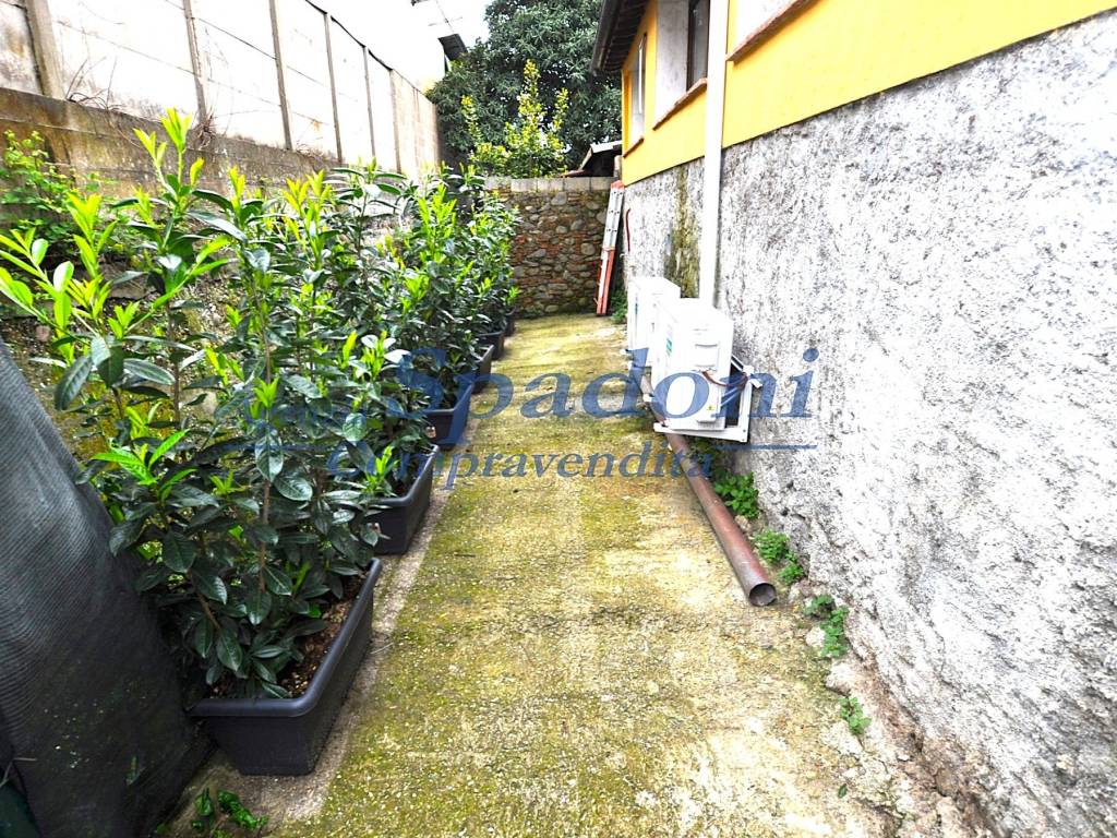 Casa indipendente a Pescia in Via Lucchese, 106 - Foto 2