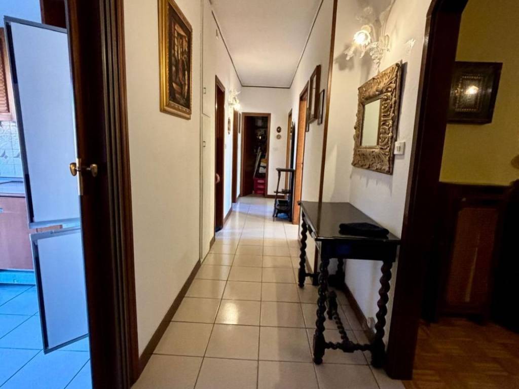 Appartamento a Varese in Via Alfredo Oriani, 130 - Foto 2