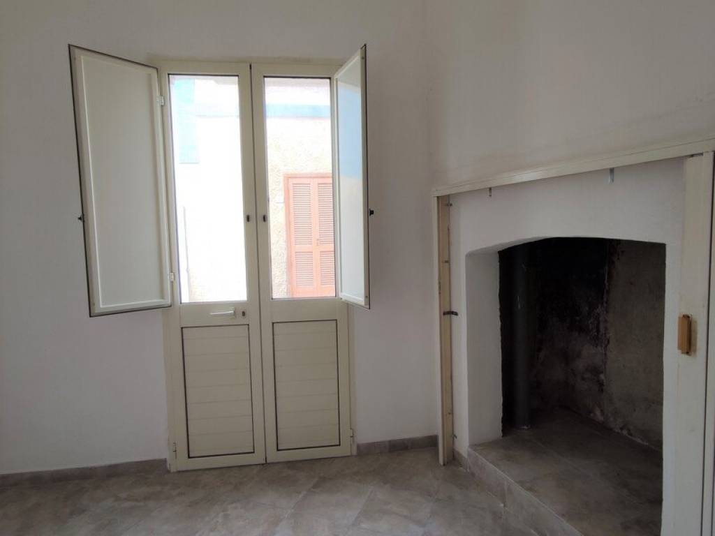 Casa indipendente a Tiggiano in Via Ugo Foscolo - Foto 2