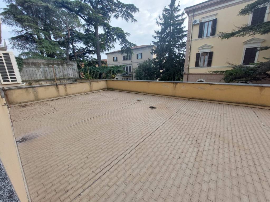 Appartamento a Foligno in Viale Cesare Battisti - Foto 3