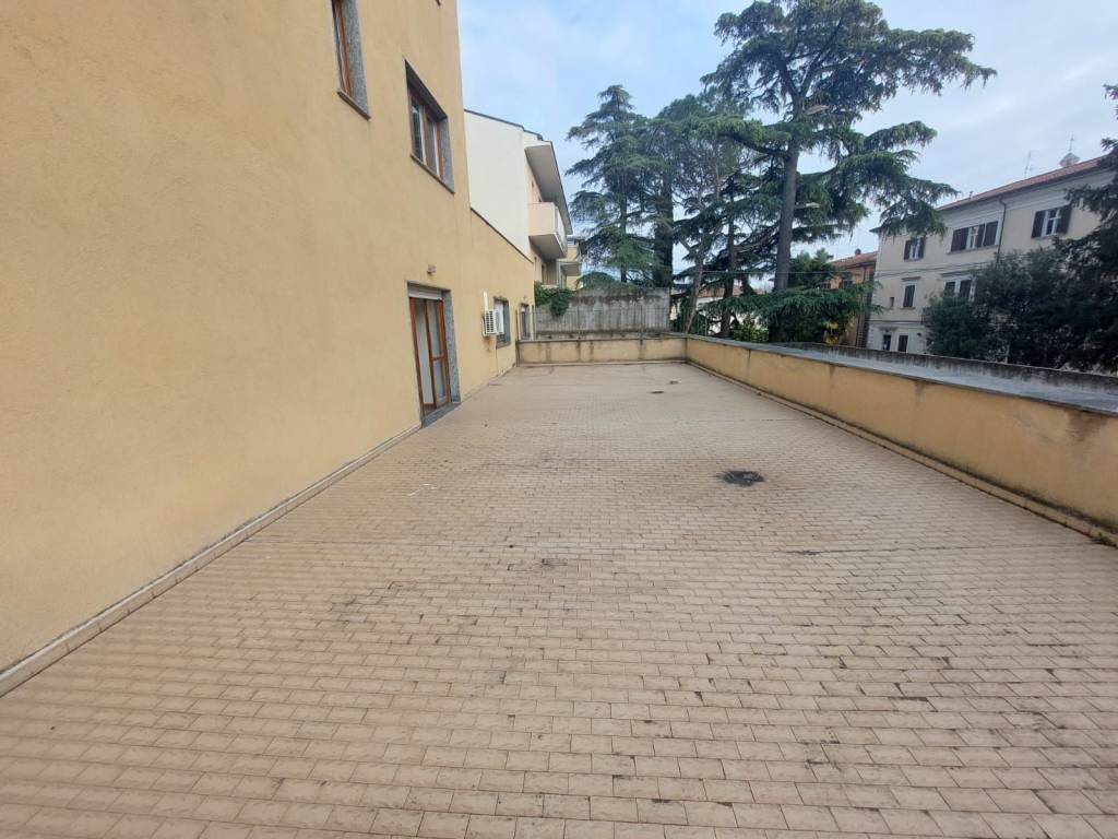 Appartamento a Foligno in Viale Cesare Battisti - Foto 4