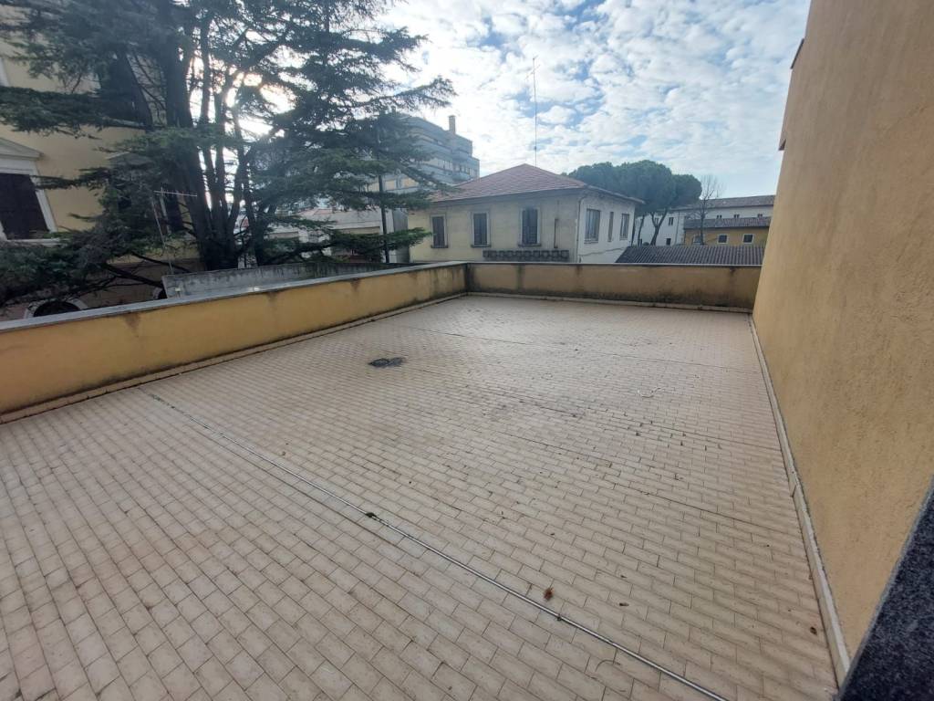 Appartamento a Foligno in Viale Cesare Battisti - Foto 5