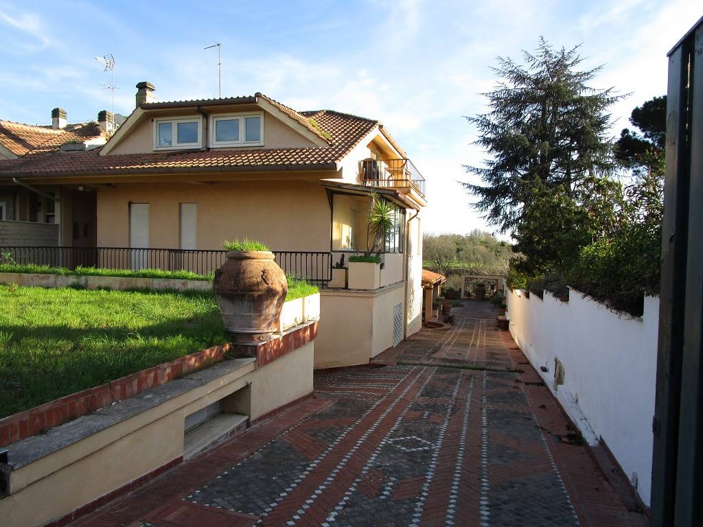 Villa a Fiumicino in Via Emilio Girardini - Foto 2